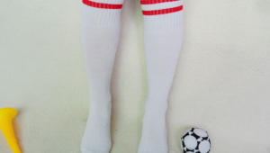 足球袜属于长筒袜吗？探究足球袜与长筒袜之间的关系
