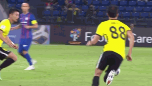 足球教练当场走人是否犯规?规则解读与赛场实际情况分析