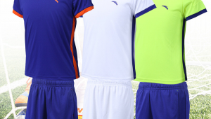 夏天穿足球短裤好看吗?展现别样活力与魅力,你怎么看?