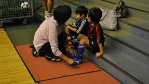 男生穿足球袜容易臭脚吗？这些因素你得知道！