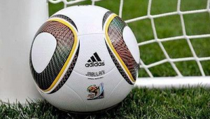 足球的球面是球对吗