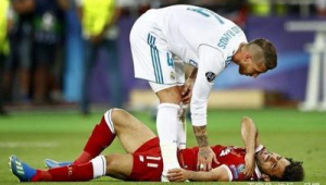 足球碰胳膊上算犯规吗?探究足球比赛中胳膊触碰的规则判定