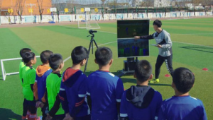 足球训练仅靠体能？智慧训练在足球提升中究竟有多关键？