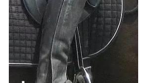 踢足球时脚趾会弯曲吗?探究足球运动与脚趾弯曲的关联