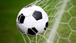 足球碰网就算进球吗？规则解读与争议探讨