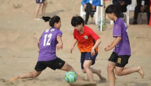 初中男生踢足球真能长高吗？探究足球与身高增长的关联