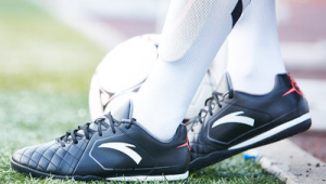 安踏足球板鞋哪款好穿？全方位解析助你挑到心仪之选