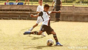 足球冬天是否穿短裤?温度、习惯与赛事影响因素全解析