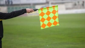 足球场上是否没有进攻时间限制？规则背后的奥秘解析