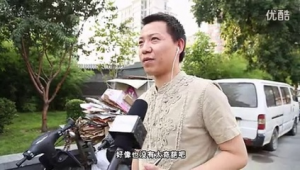 国外街头采访：你看足球吗？