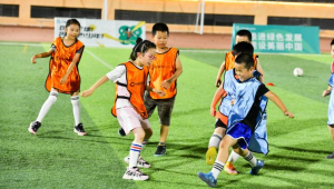 足球球员会歧视玩飞盘的人吗