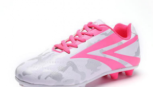 八百以内足球鞋哪款好，高性价比之选大揭秘