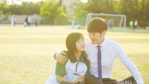 足球场都是情侣打的吗？情侣在足球场的别样运动时光