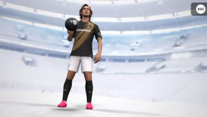 实况足球后腰能否刷出双触？探讨这一技巧实现可能