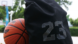 足球装备能否用健身包装？这些要点你得知道