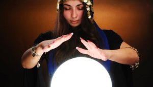 占卜足球胜负靠谱吗？真的能精准预测比赛输赢走向吗？