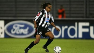 足球球员眼镜能否佩戴:规则、影响与那些需要考量的因素