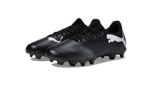 五百左右实战足球鞋哪款好，满足你的需求，助你驰骋绿茵场