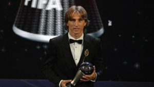 最佳国际足球奖与足球先生，二者究竟是否等同？