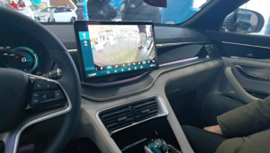 比亚迪宋plus能当足球场?踢足球可行性大揭秘