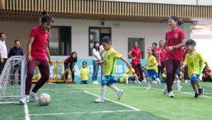 足球团队比赛是否存在年龄限制