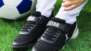 青少年踢足球选鞋烦恼？这几款好穿到爆！