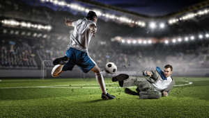 踢足球卡位时张开双臂是否可行探讨