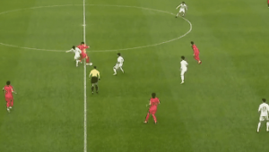 足球推人推倒是否算犯规 探究规则背后的判定逻辑