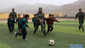 部队里能否踢足球？探寻军人绿茵场上的热血与激情