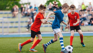 扁平足适合踢足球吗？这些要点你得知道