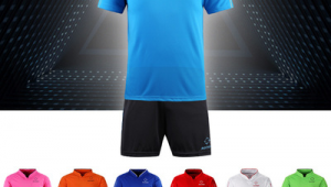 足球运动对服饰有要求吗？盘点赛场内外的着装讲究