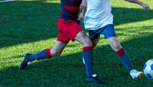 足球运球方式大揭秘：三种常见运球方式你知道几种？