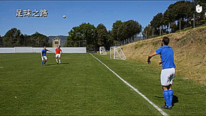 足球能否干扰界外球引发争议，规则解读与赛场实际情况探讨