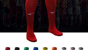 足球袜必须颜色统一吗？探讨足球袜颜色背后的规则与争议