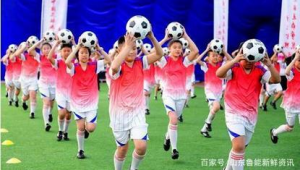 六一活动中足球舞蹈项目女生参与人数多吗？