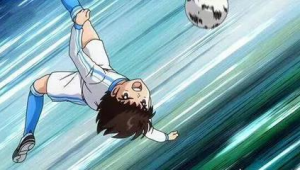 力量强的人踢足球厉害吗