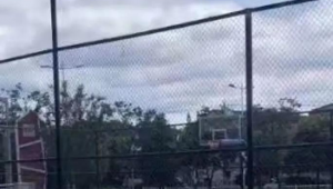 拆足球场围栏是否违法？法律边界与实际情况深度剖析