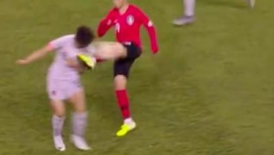 比赛中足球打在头上算犯规吗？规则解读与实际案例分析