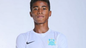 广州一人好去处:寻觅能尽情踢足球的场地推荐