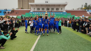 足球职业梯队会给球员发放球鞋吗?背后真相引人深思