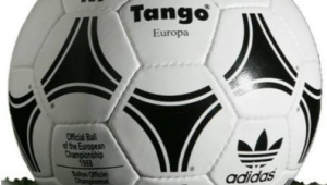 呈贡区阿迪达斯是否售卖足球