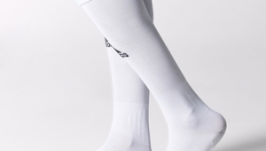 阿迪达斯长袜是足球袜吗