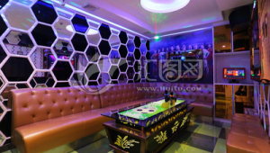 成都ktv包间能看足球吗？满足球迷边嗨歌边观赛的需求吗？