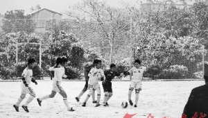 下雪天足球联赛能否开踢?诸多因素待考量