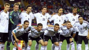 当下足坛哪支足球队堪称最强？实力角逐引发无限猜想