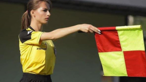 足球裁判会影响球员吗？探讨裁判因素对球员赛场表现的作用