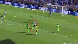 足球比赛中用头找脚算犯规吗 足球规则对此的判定解析