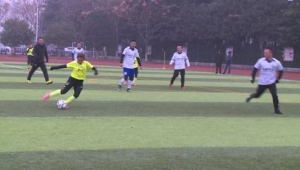 中班元旦足球乐:共赴活力满满、趣味无限的足球主题活动