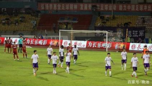 足球替补席能进场吗？规则解读与赛场实际情况探讨