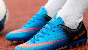 足球脏了能用酒精洗吗?关于清洗足球的那些疑问与解答